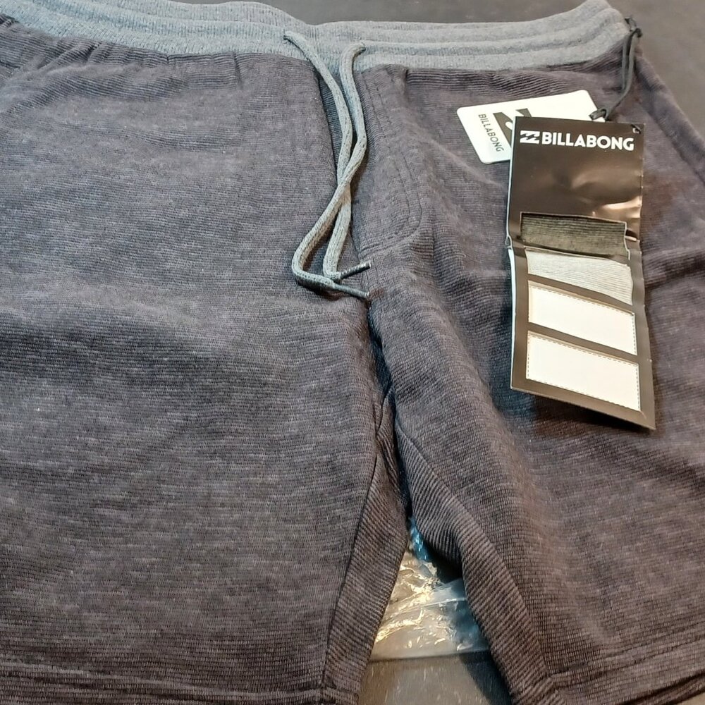 Billabong Men's Black Cord Shorts, Size Medium-NEW-Box Shipping with Tracking